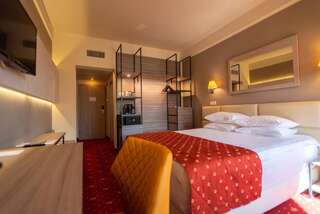 Отель Best Western Plus Lido Hotel Тимишоара Номер с кроватью размера «king-size»-1