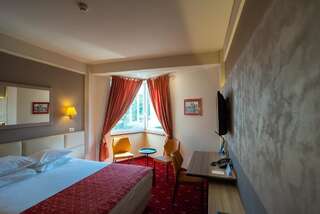 Отель Best Western Plus Lido Hotel Тимишоара Номер с кроватью размера «king-size»-5