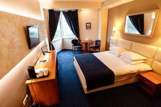 Отель Best Western Plus Lido Hotel Тимишоара Люкс с кроватью размера «king-size»-2