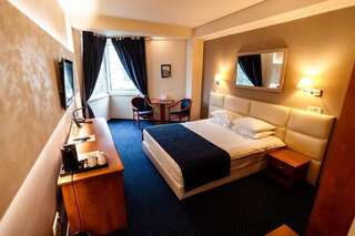 Отель Best Western Plus Lido Hotel Тимишоара Люкс с кроватью размера «king-size»-3