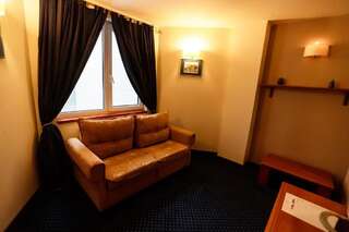 Отель Best Western Plus Lido Hotel Тимишоара Люкс с кроватью размера «king-size»-4